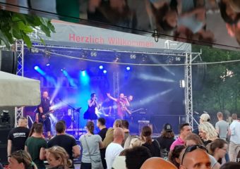 Heiße Rocknacht am heißesten Juni-Wochenende aller Zeiten